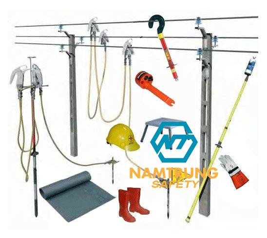 Trang bị đồ bảo hộ cách điện giúp phòng tránh tai nạn điện hiệu quả.