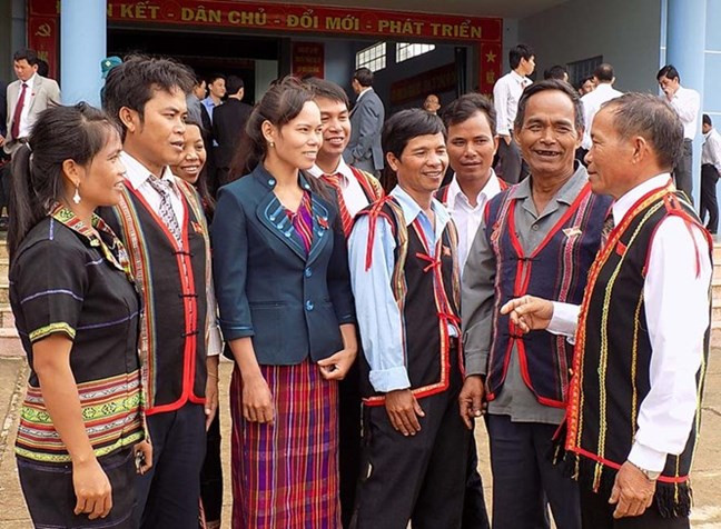 Ảnh minh họa về sự đoàn kết giữa các dân tộc Việt Nam