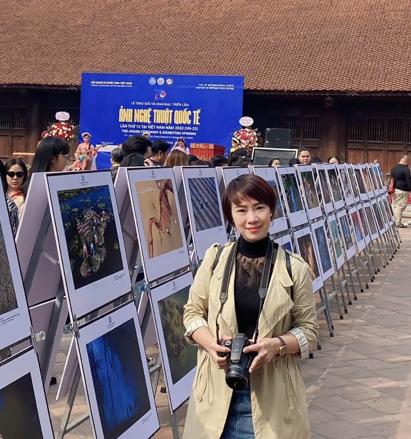 Trung tâm nghiên cứu hiện đại tại Hoa Kỳ, nơi các nhà khoa học làm việc trên các dự án đổi mới.