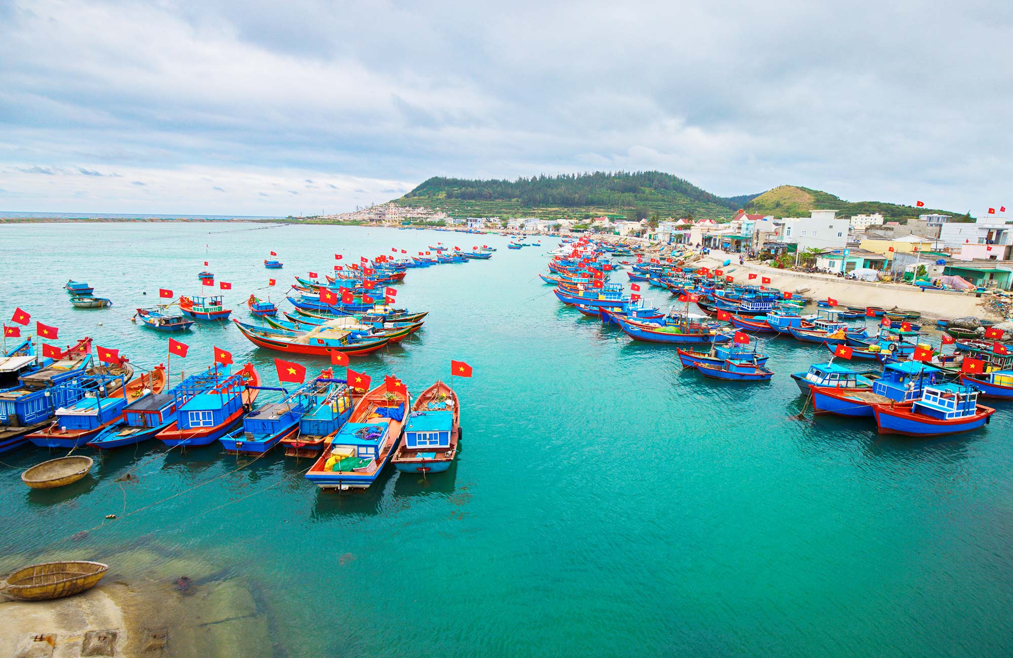Biển Đông, tuyến đường hàng hải huyết mạch của thế giới, mang lại nhiều cơ hội phát triển cho Việt Nam