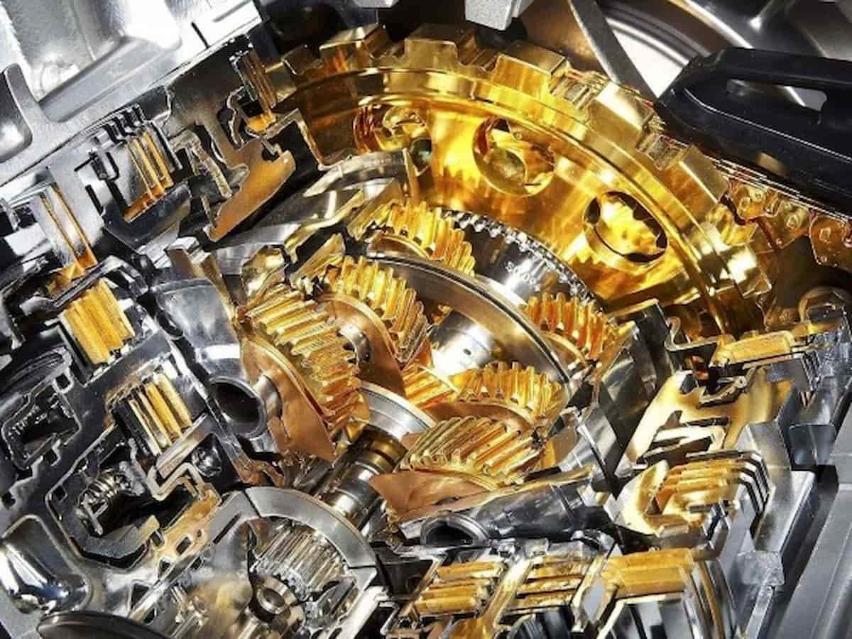 Hệ thống bôi trơn cưỡng bức đảm bảo dầu được đưa đến mọi ngóc ngách của động cơ
