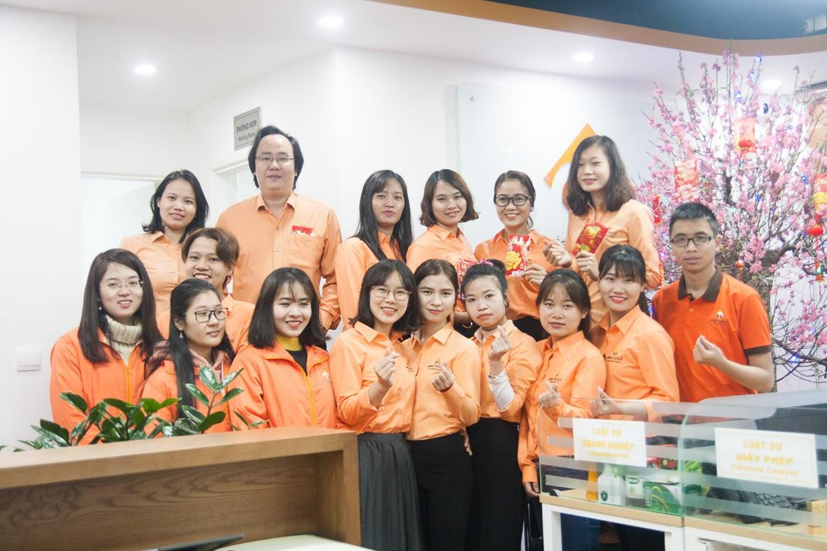 Công ty Luật Minh Khuê với đội ngũ chuyên gia pháp lý hàng đầu, sẵn sàng hỗ trợ khách hàng giải quyết mọi vấn đề pháp lý một cách nhanh chóng và hiệu quả