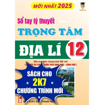 Gia đình gói bánh chưng ngày Tết