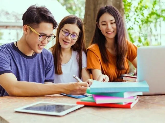 Học Thầy Không Tày Học Bạn: Học hỏi lẫn nhau cùng tiến bộ