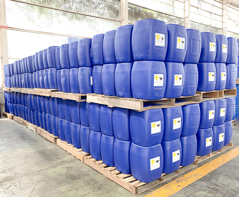 Phản ứng phân hủy quang hóa của bạc bromide trong nhiếp ảnh, tạo ra hình ảnh từ ánh sáng