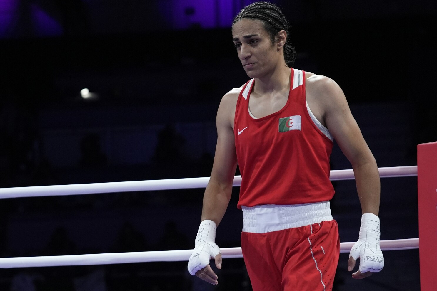 Imane Khelif, nữ võ sĩ kiên cường đối mặt với những cáo buộc sai trái về giới tính, minh chứng cho sự bất công mà các vận động viên nữ phải gánh chịu