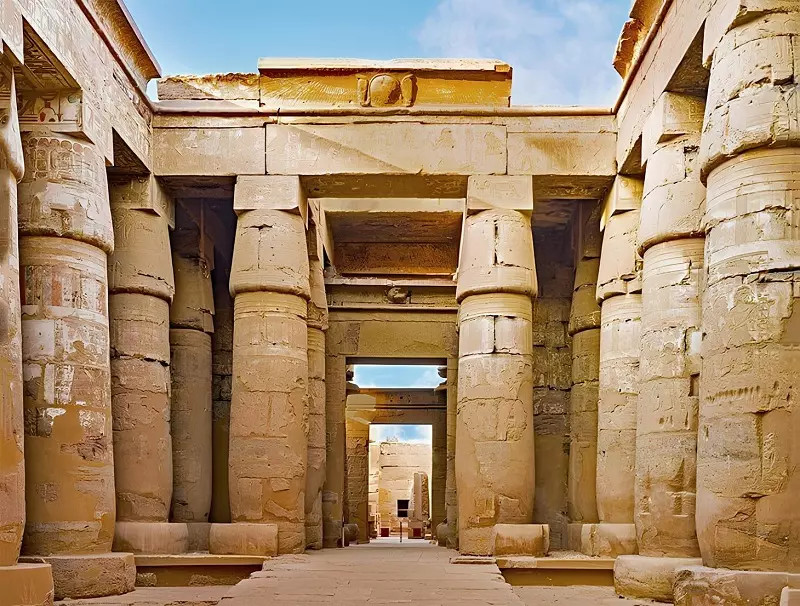 Đền Karnak, một trong những công trình kiến trúc nổi tiếng và lớn nhất của Ai Cập cổ đại