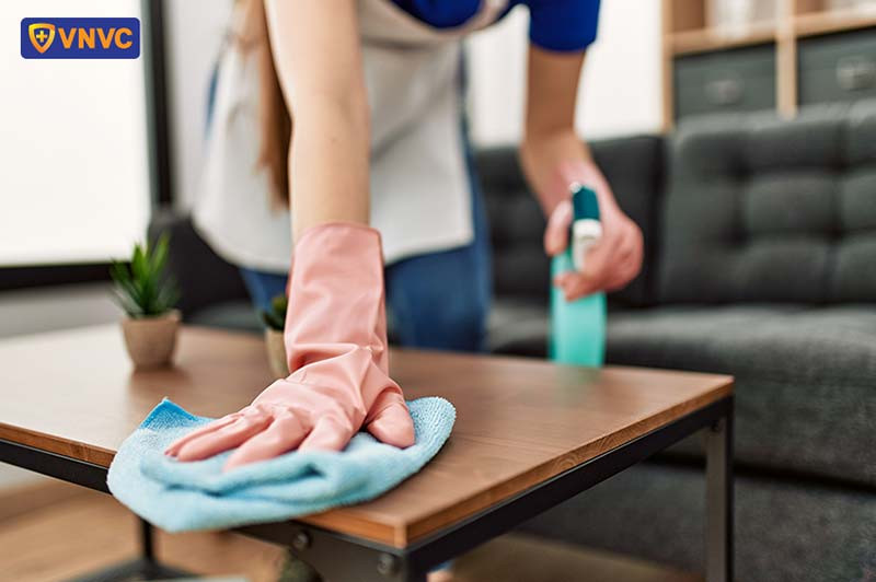 Lau dọn nhà cửa sạch sẽ