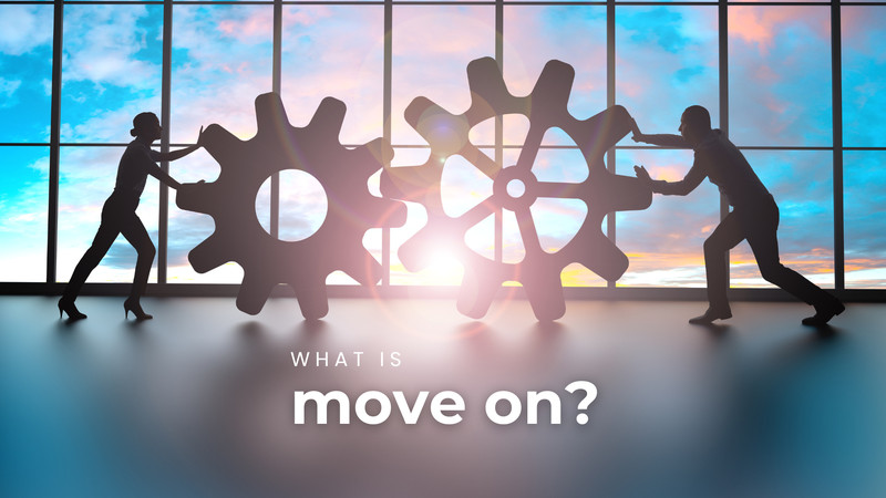 Một người đang đi về phía trước trên con đường, tượng trưng cho việc move on và hướng tới tương lai.