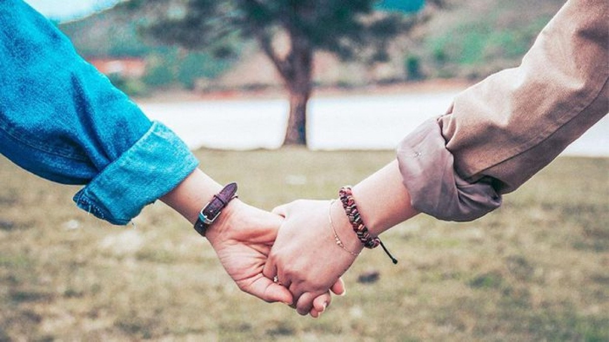 Tuyển tập câu thơ hay về tình yêu, ý nghĩa