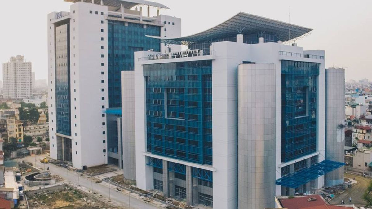Trường Đại học Kinh tế Quốc dân - Trường đại học hàng đầu về kinh tế và quản lý