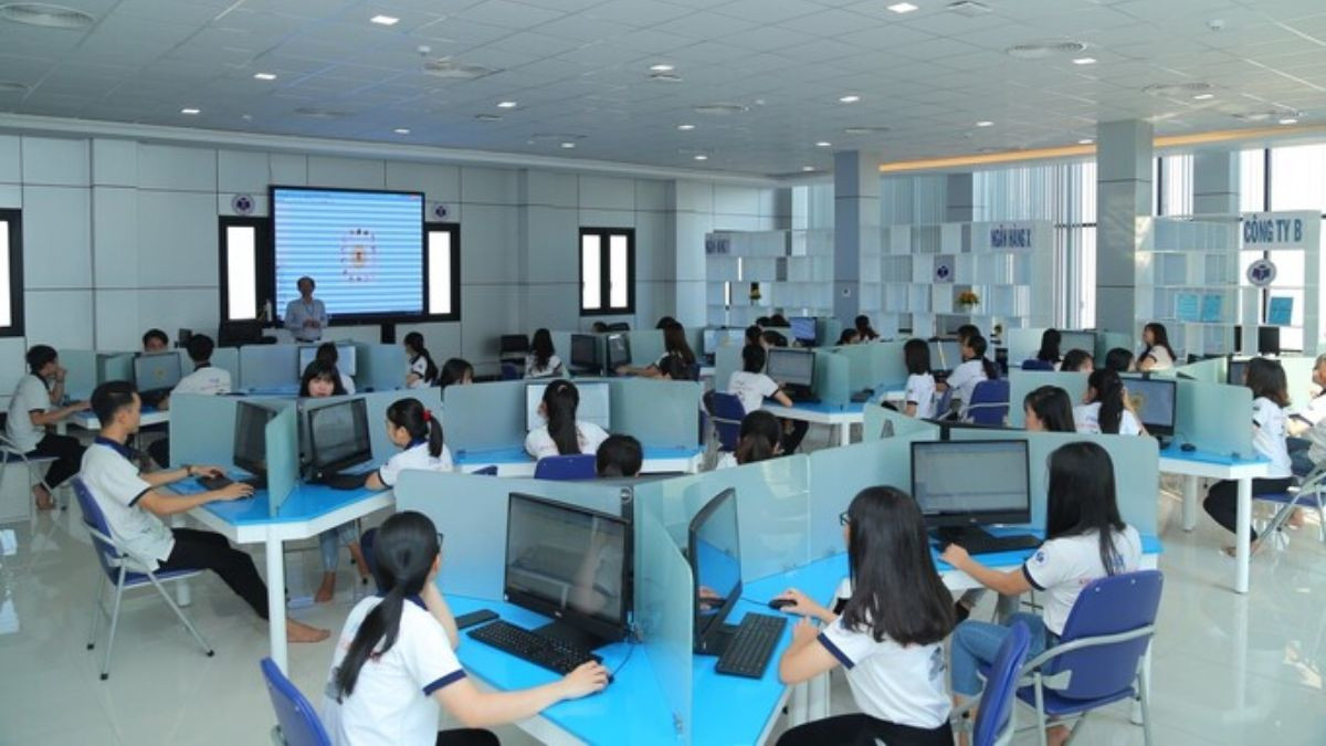Đội ngũ giảng viên chất lượng cao là yếu tố quan trọng để đánh giá các trường đại học top 3 Hà Nội