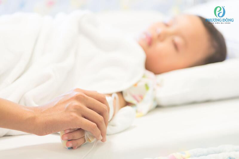 Trẻ bị sốt rét có thể bị chậm phát triển do biến chứng của bệnh