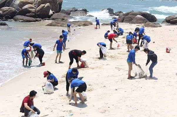 Hình ảnh thể hiện chủ quyền biển đảo Việt Nam với chiến sĩ hải quân canh giữ