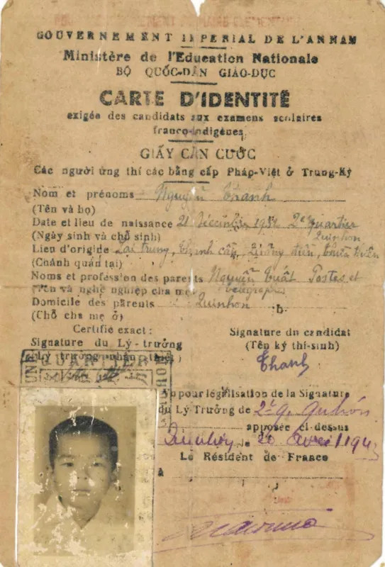 Căn cước bằng song ngữ Pháp Việt của liệt sĩ Lượm năm 1943 minh chứng cho một thời kỳ lịch sử và quá trình trưởng thành của người anh hùng nhỏ tuổi
