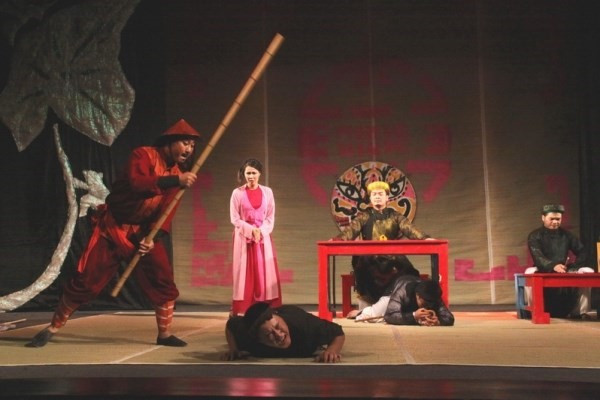 Tri Huyện Tham Nhũng